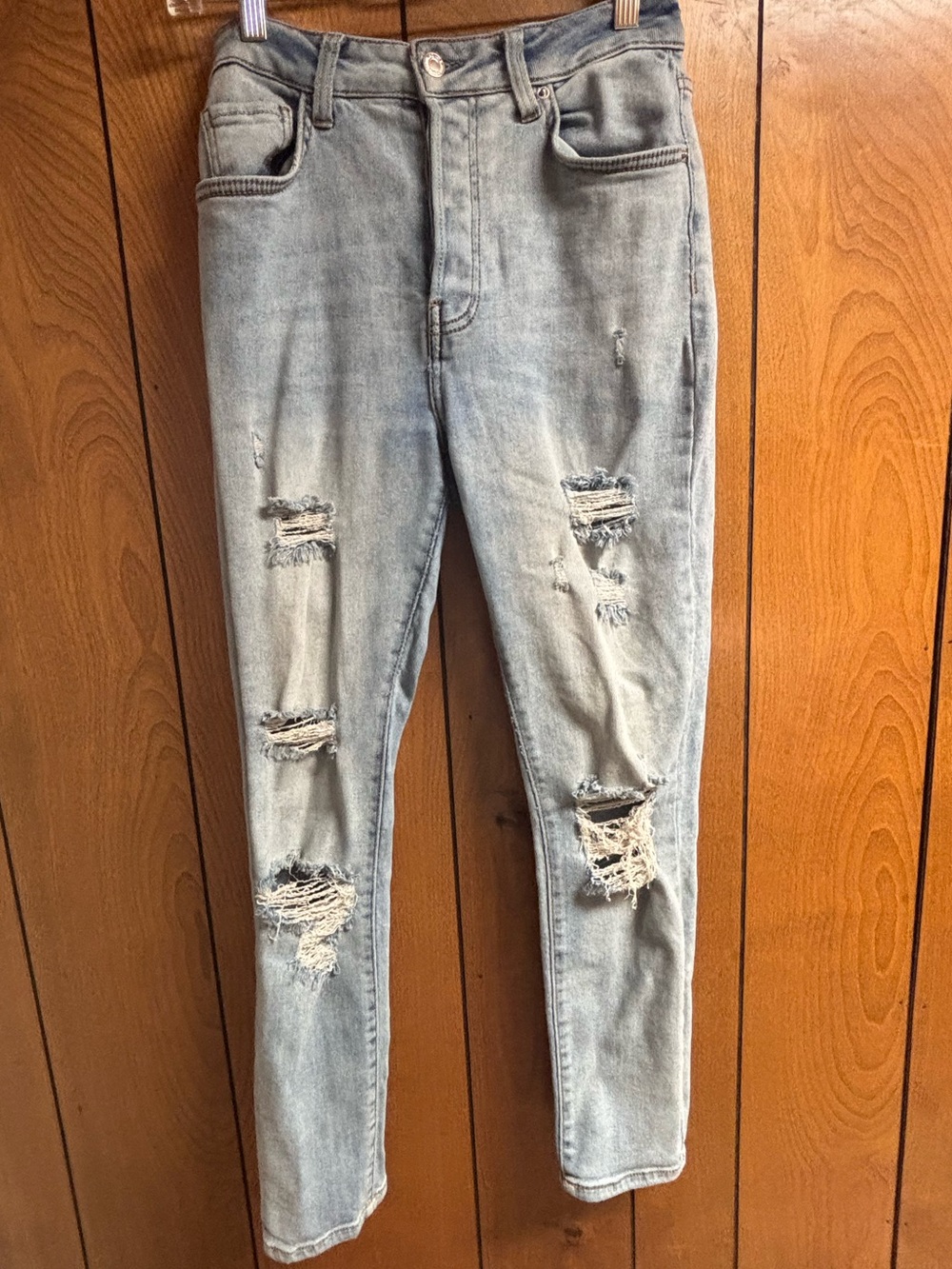 Forever 21 Classic Light Wash Distressed Women's Jeans